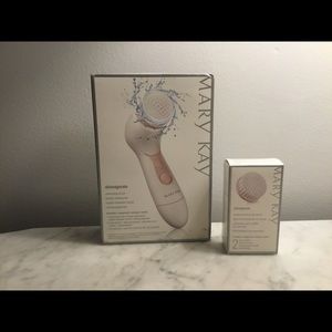 Mary Kay Skinvigorate Cleansing Brush and replacement heads NIB